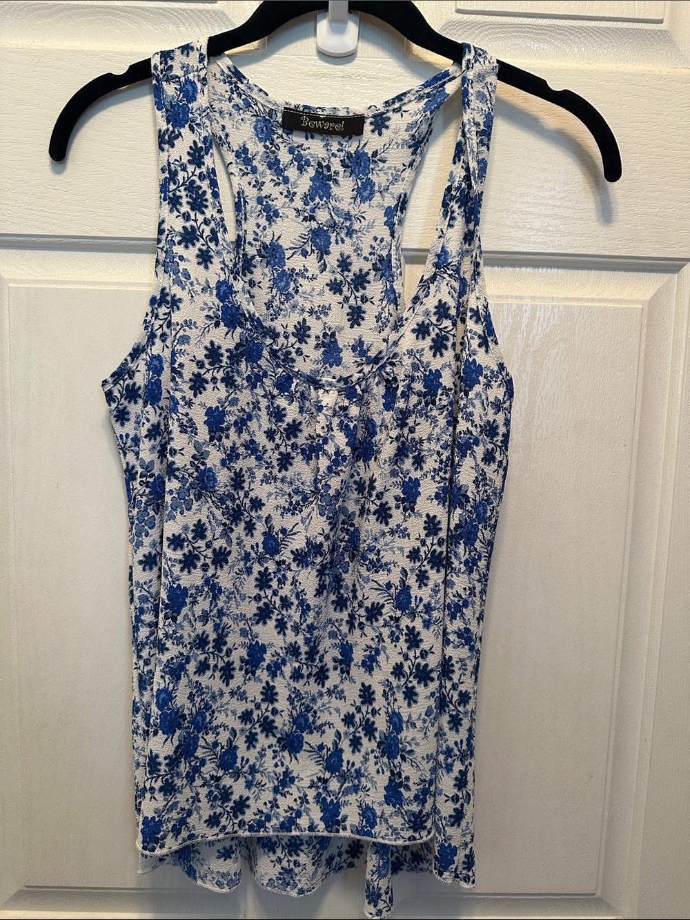 Beware! Blue & White Floral Racerback Scoop Tank Size Small
